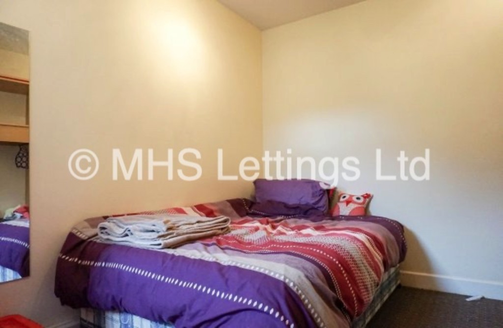 Photo of 5 Bedroom Ground Floor Flat in Flat 15, Welton Road, Leeds, LS6 1EE