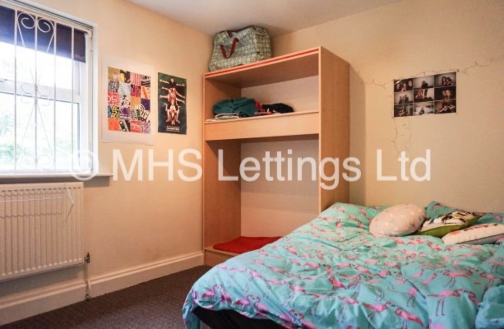 Photo of 5 Bedroom Ground Floor Flat in Flat 15, Welton Road, Leeds, LS6 1EE