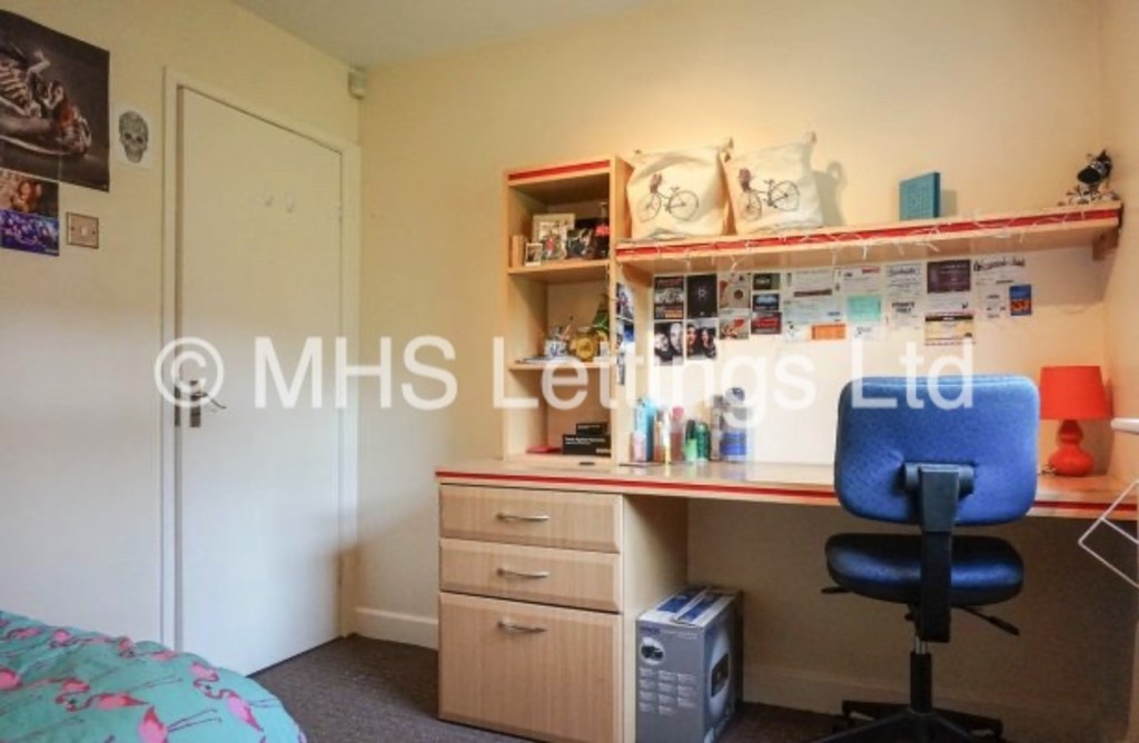 Photo of 5 Bedroom Ground Floor Flat in Flat 15, Welton Road, Leeds, LS6 1EE
