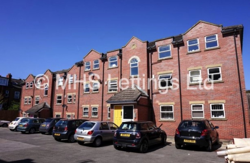 Photo of 5 Bedroom Ground Floor Flat in Flat 15, Welton Road, Leeds, LS6 1EE