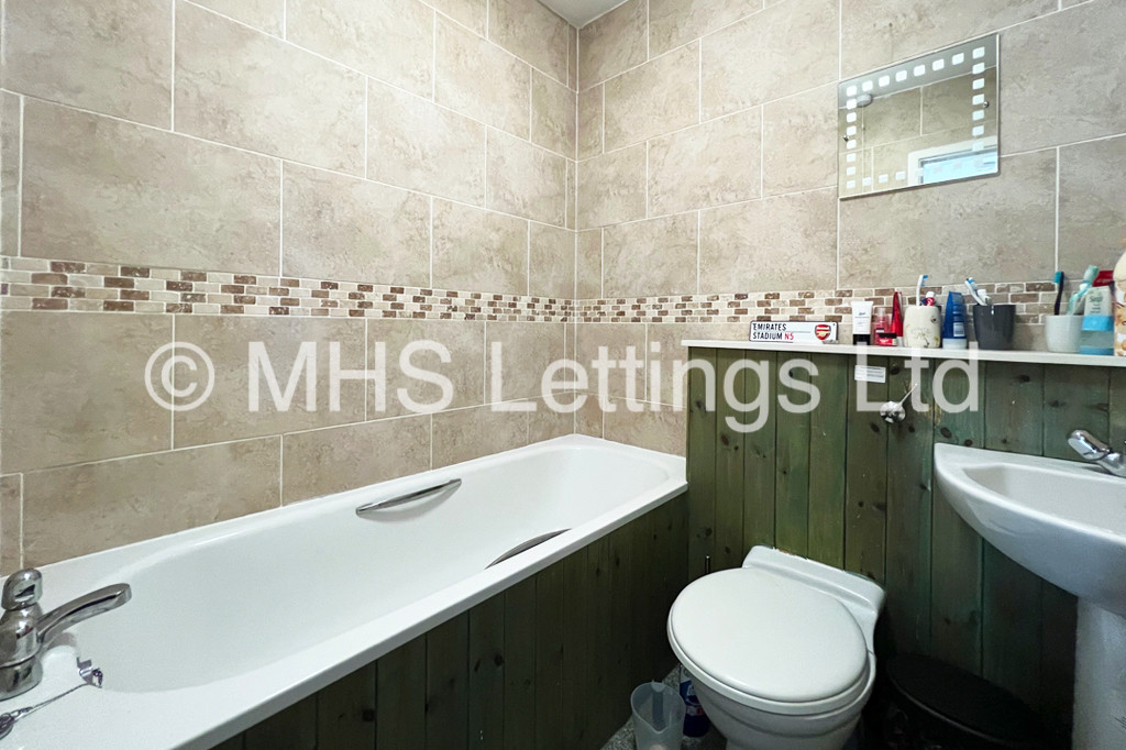 Photo of 3 Bedroom Apartment in Flat 18, Welton Road, Leeds, LS6 1EE