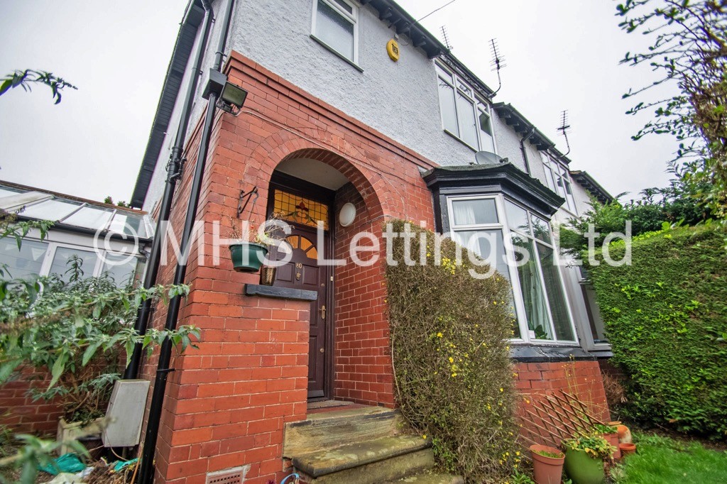 Photo of 4 Bedroom Semi-Detached House in 80 Ash Road, Leeds, LS6 3EZ