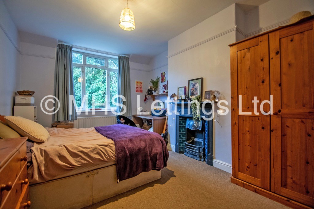 Photo of 4 Bedroom Semi-Detached House in 80 Ash Road, Leeds, LS6 3EZ
