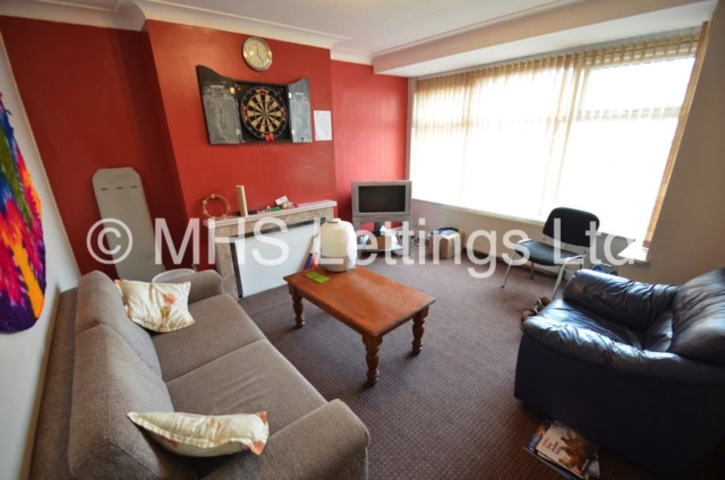 Photo of 3 Bedroom Mid Terraced House in 220 Cardigan Lane, Leeds, LS6 1ED