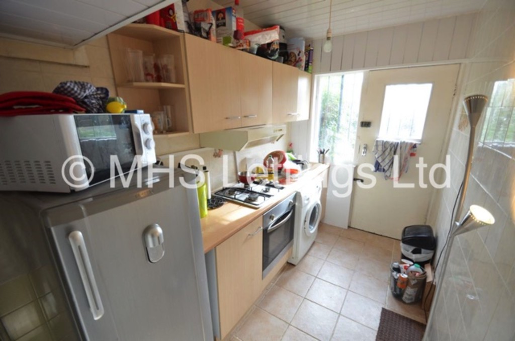 Photo of 3 Bedroom Mid Terraced House in 220 Cardigan Lane, Leeds, LS6 1ED