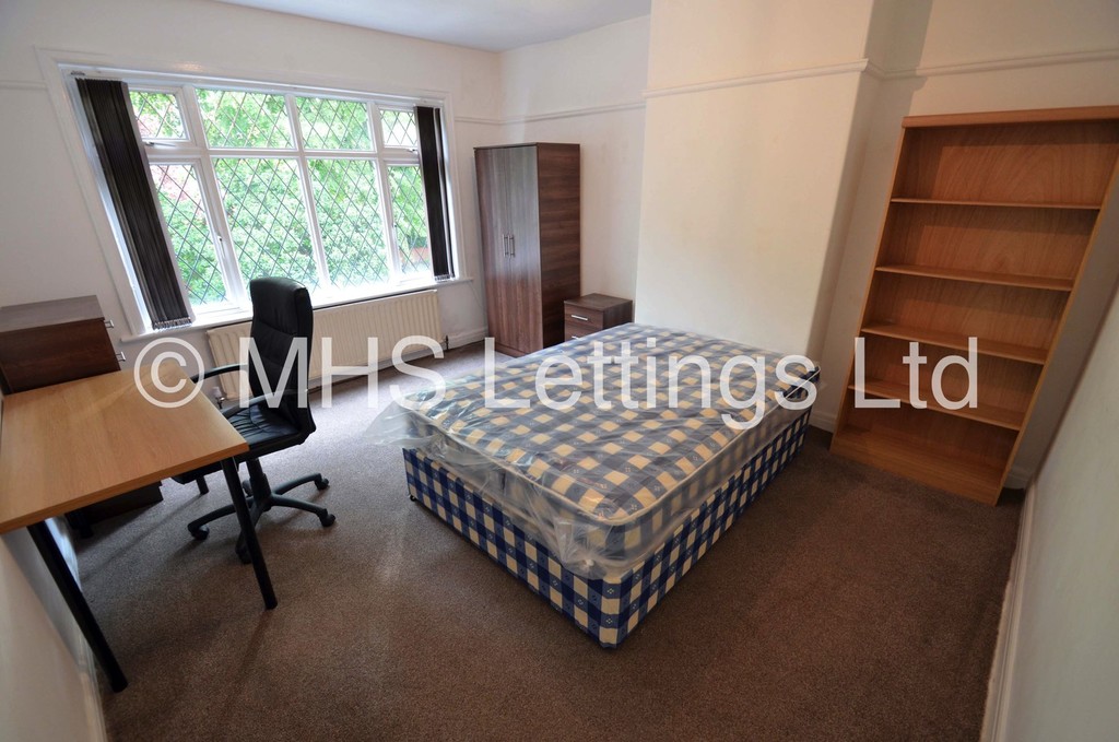 Photo of 4 Bedroom Semi-Detached House in 6 St. Chads Avenue, Leeds, LS6 3QF