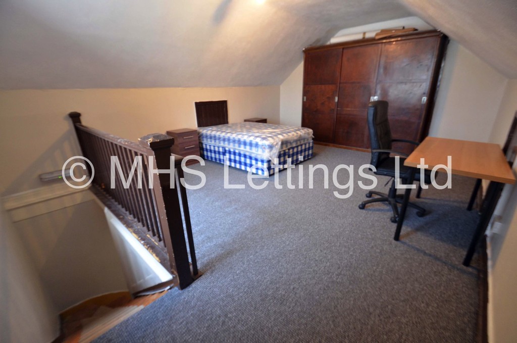 Photo of 4 Bedroom Semi-Detached House in 6 St. Chads Avenue, Leeds, LS6 3QF