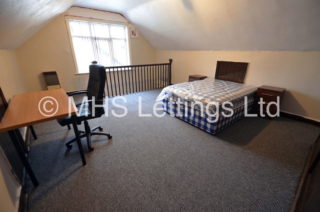 Photo of 4 Bedroom Semi-Detached House in 6 St. Chads Avenue, Leeds, LS6 3QF