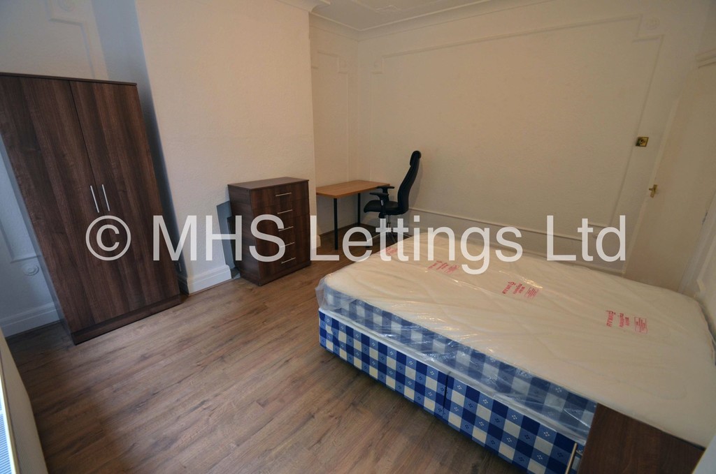 Photo of 4 Bedroom Semi-Detached House in 6 St. Chads Avenue, Leeds, LS6 3QF