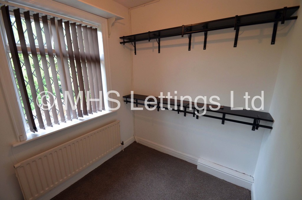 Photo of 4 Bedroom Semi-Detached House in 6 St. Chads Avenue, Leeds, LS6 3QF