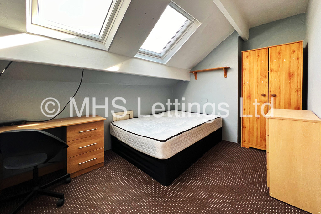 Photo of 4 Bedroom Apartment in 92a Queens Road, Leeds, LS6 1HU