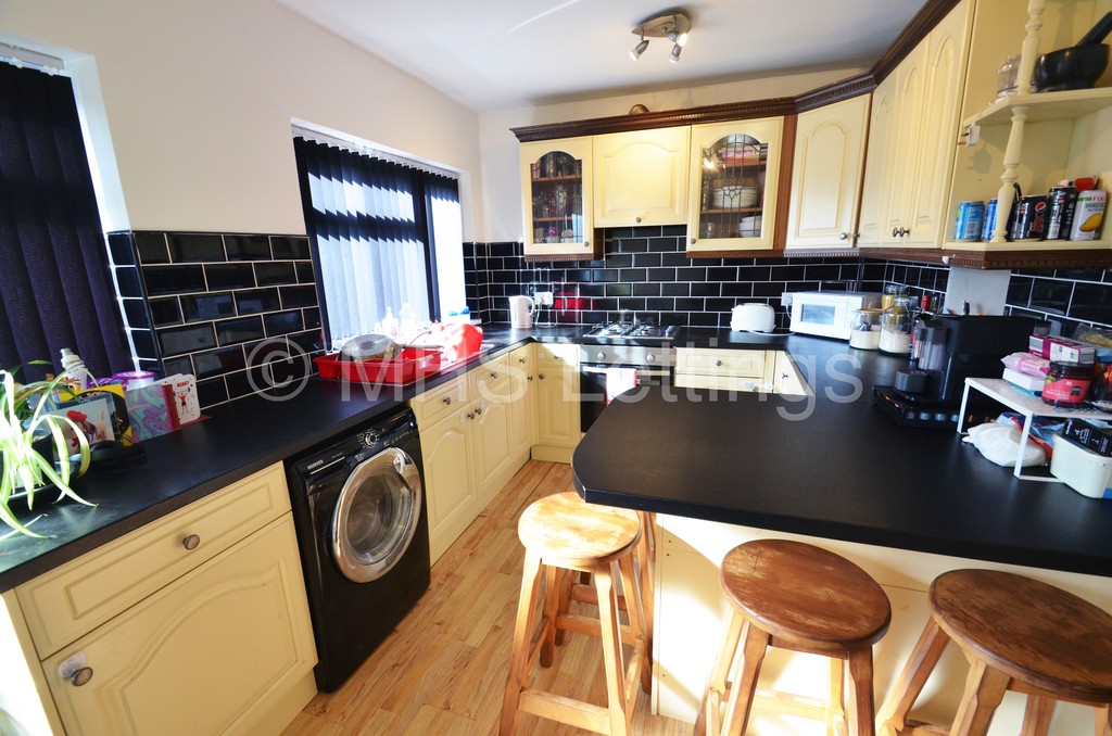 Photo of 2 Bedroom Semi-Detached House in 43 Argie Avenue, Leeds, LS4 2QN