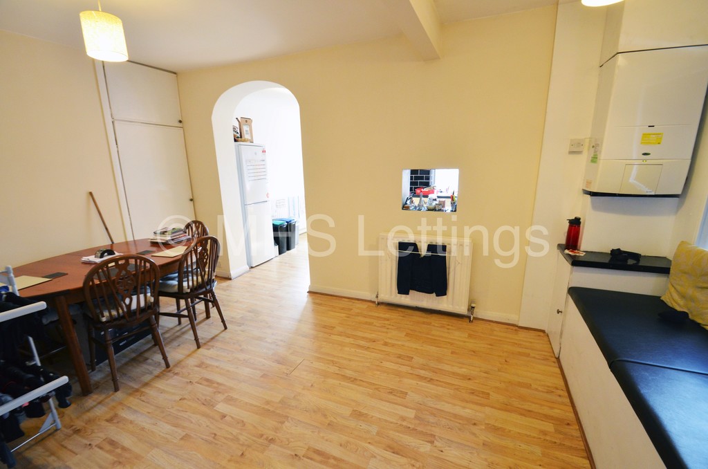 Photo of 2 Bedroom Semi-Detached House in 43 Argie Avenue, Leeds, LS4 2QN