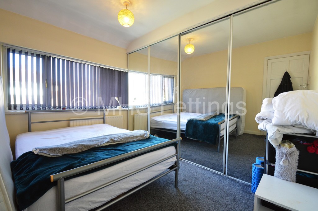 Photo of 2 Bedroom Semi-Detached House in 43 Argie Avenue, Leeds, LS4 2QN