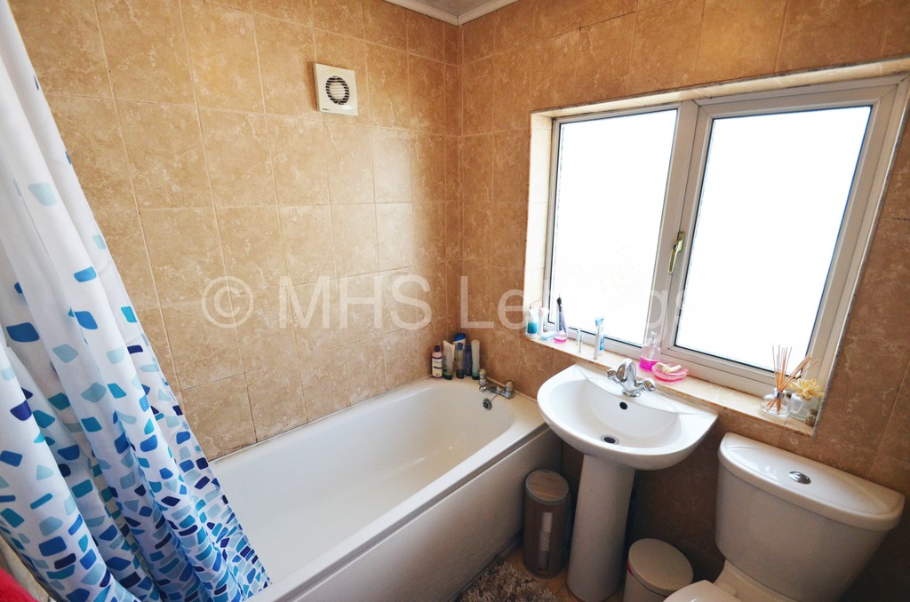 Photo of 2 Bedroom Semi-Detached House in 43 Argie Avenue, Leeds, LS4 2QN