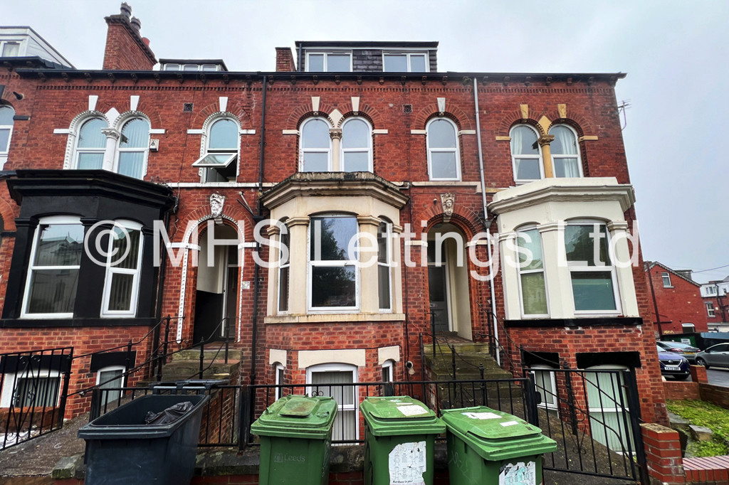 Photo of 2 Bedroom Flat in Flat 1, 145 Victoria Road, Leeds, LS6 1DU