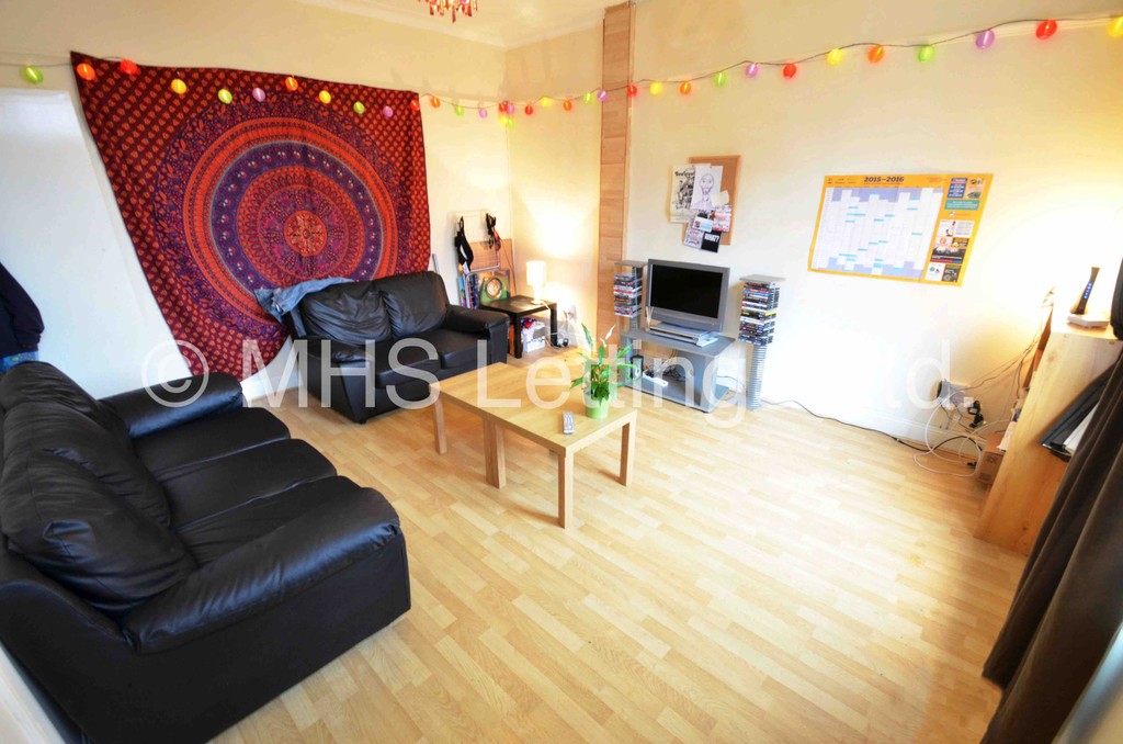 Photo of 3 Bedroom End Terraced House in 15 Royal Park Mount, Leeds, LS6 1HL