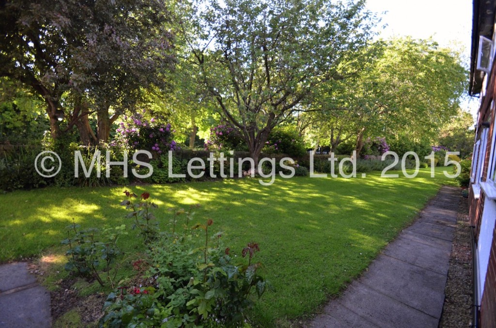 Photo of 3 Bedroom Mid Terraced House in 29 The Poplars, Leeds, LS6 2BT