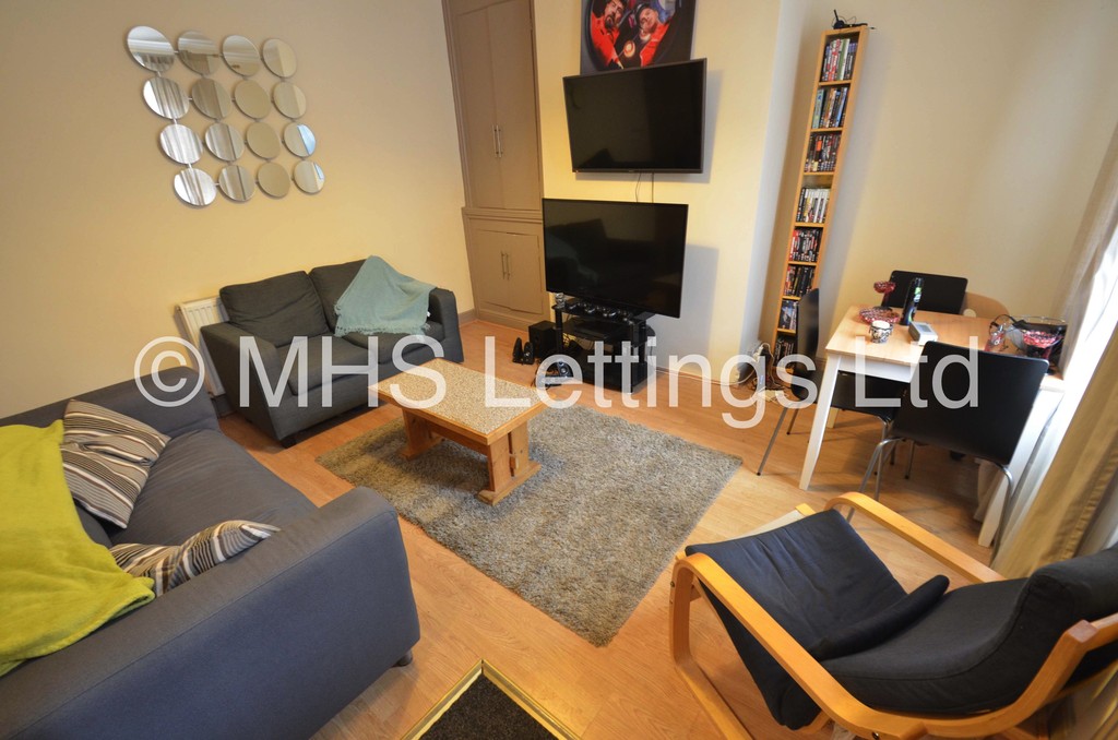 Photo of 3 Bedroom Mid Terraced House in 6 Granby Grove, Leeds, LS6 3BE