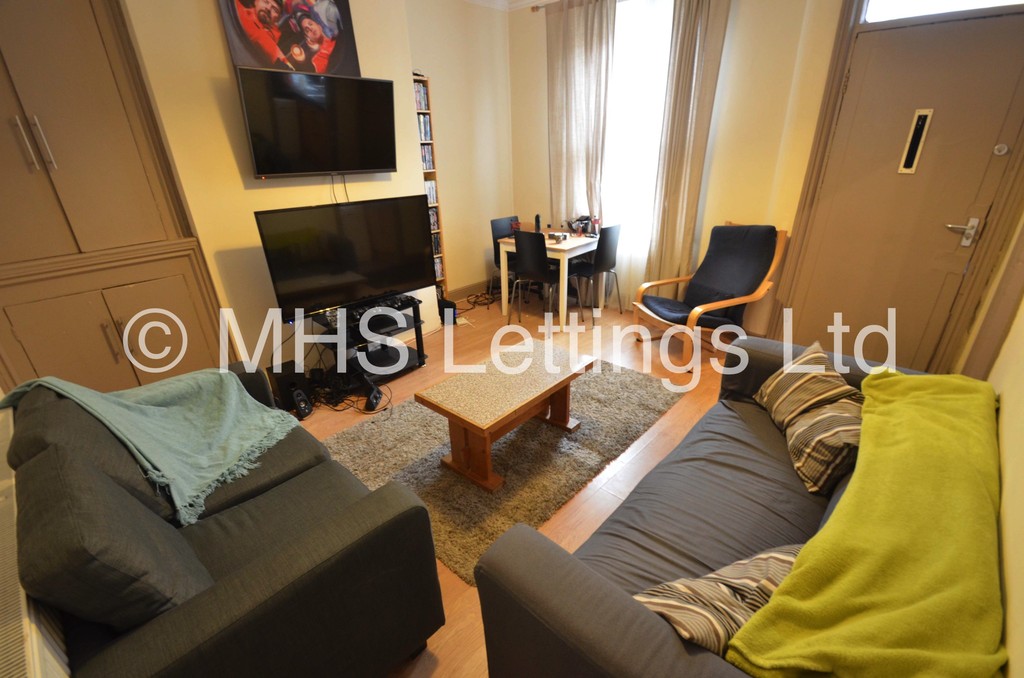 Photo of 3 Bedroom Mid Terraced House in 6 Granby Grove, Leeds, LS6 3BE