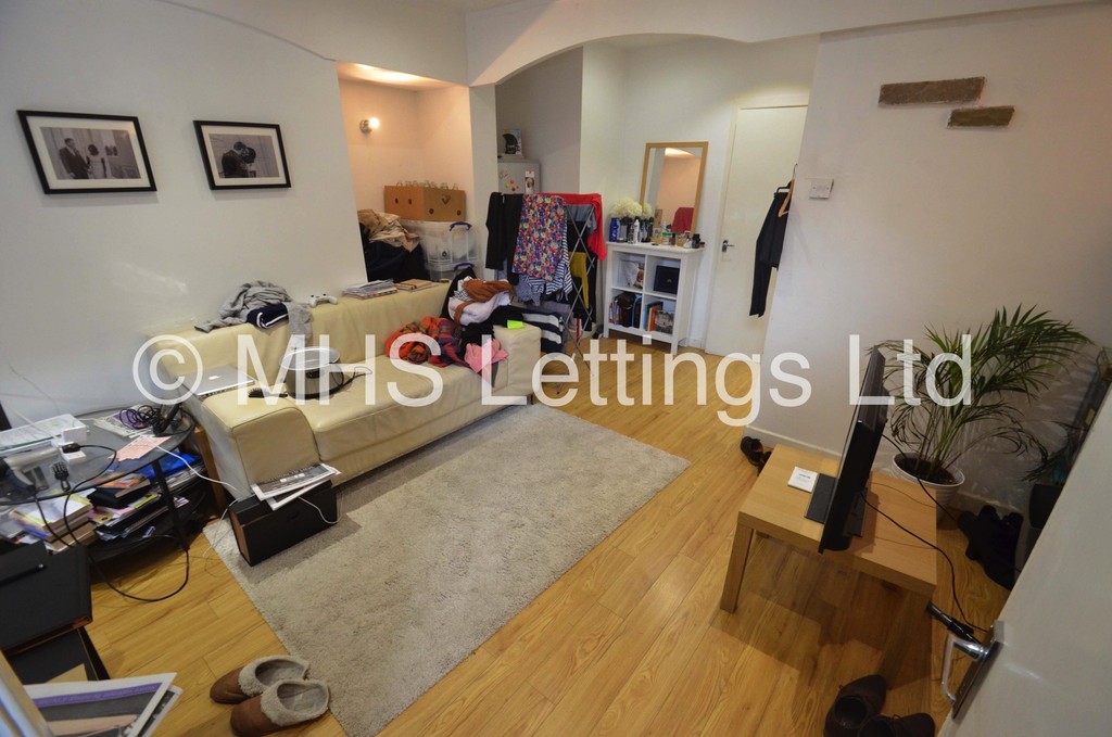 Photo of 1 Bedroom Ground Floor Flat in 6a Cliff Mount Terrace, Leeds, LS6 2HR