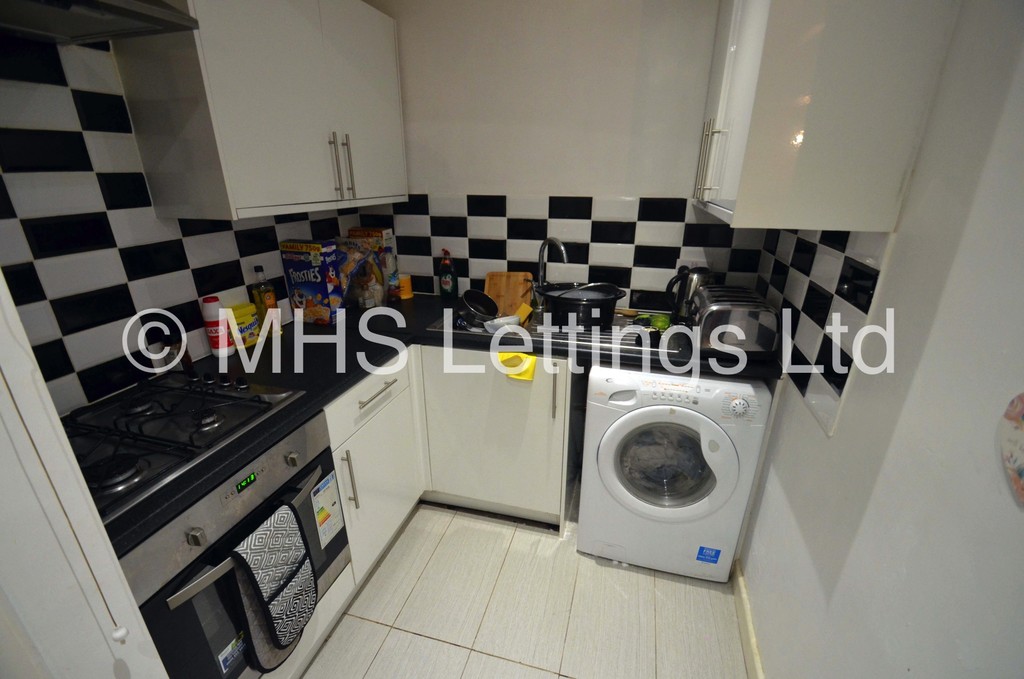 Photo of 1 Bedroom Ground Floor Flat in 6a Cliff Mount Terrace, Leeds, LS6 2HR
