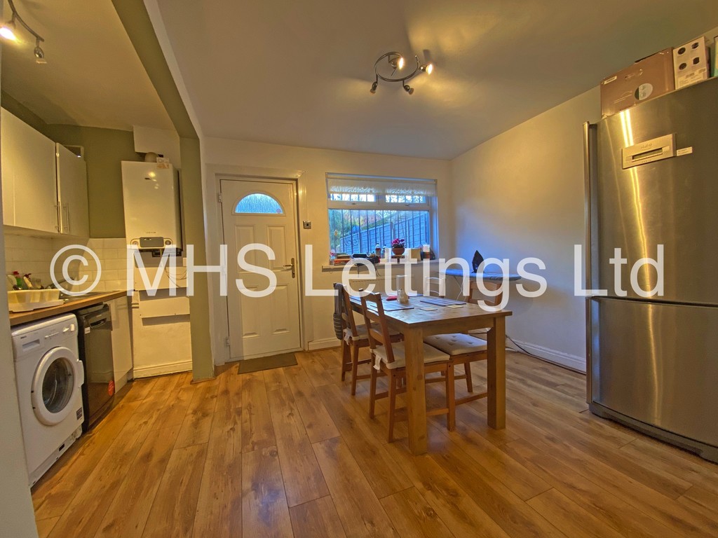 Photo of 2 Bedroom Mid Terraced House in 4 Park View Avenue, Leeds, LS4 2LH