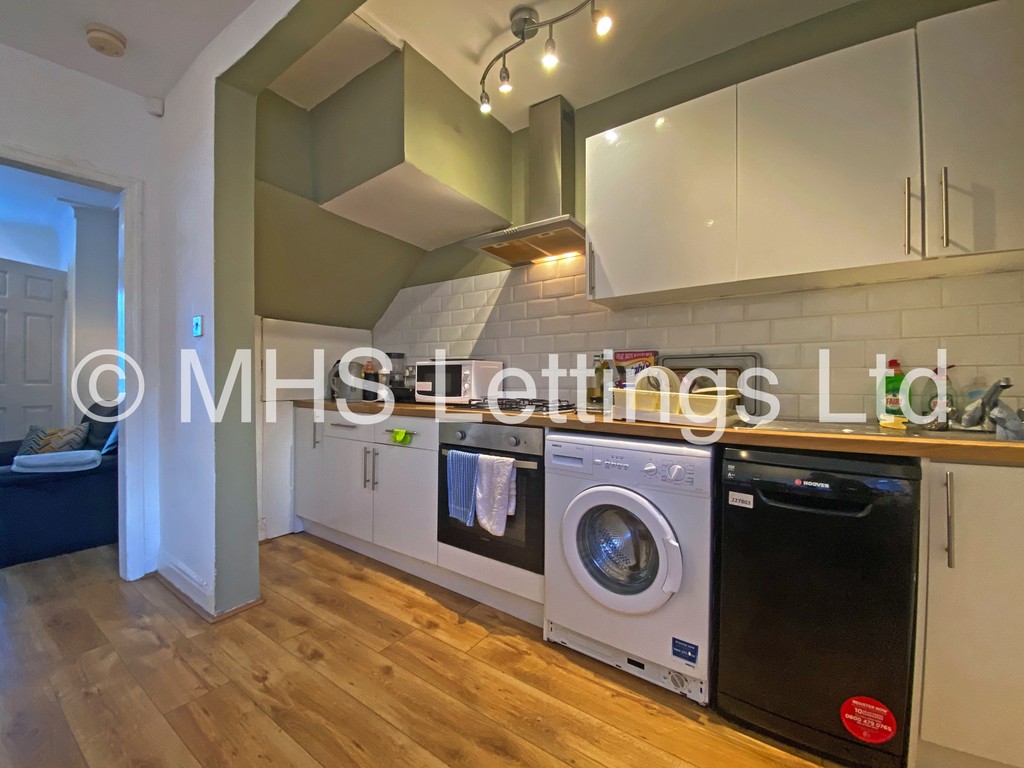 Photo of 2 Bedroom Mid Terraced House in 4 Park View Avenue, Leeds, LS4 2LH