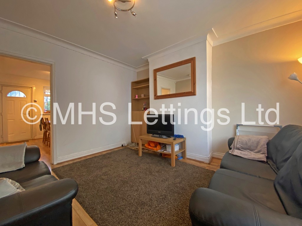 Photo of 2 Bedroom Mid Terraced House in 4 Park View Avenue, Leeds, LS4 2LH