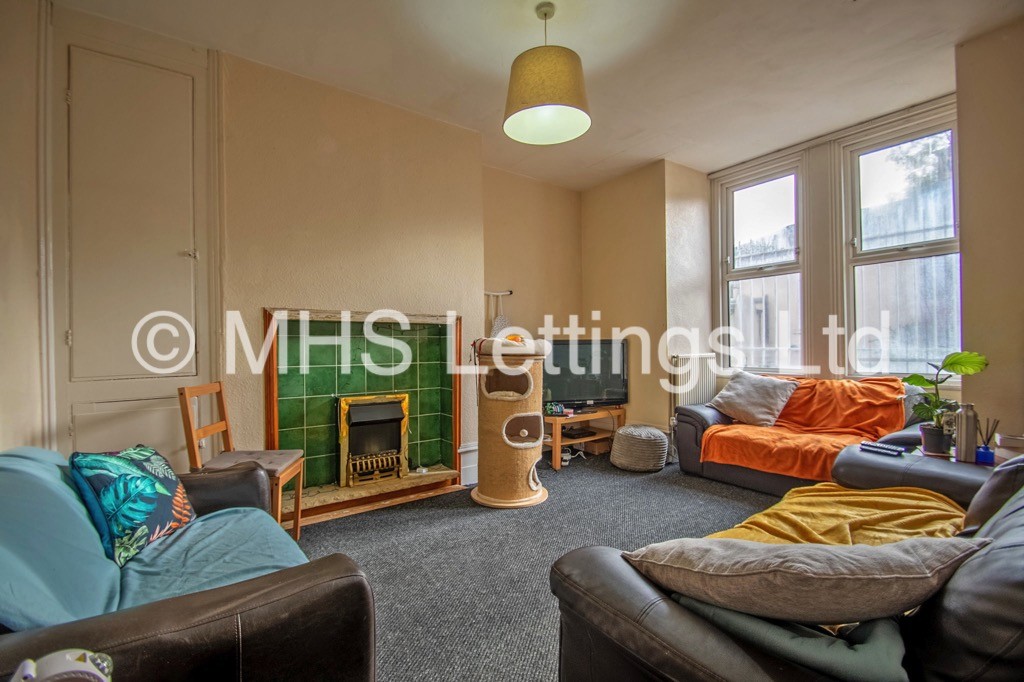 Photo of 3 Bedroom Ground Floor Flat in Flat A, Regent Lodge, 2 Grosvenor Road, Leeds, LS6 2DZ