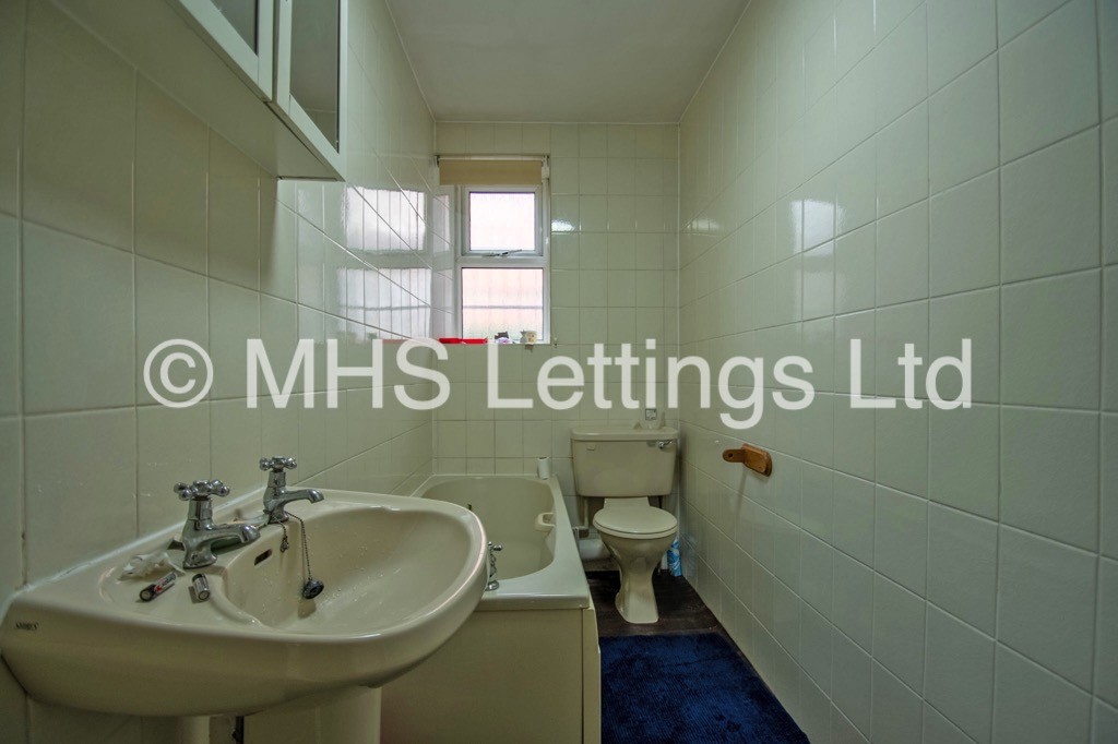 Photo of 3 Bedroom Ground Floor Flat in Flat A, Regent Lodge, 2 Grosvenor Road, Leeds, LS6 2DZ