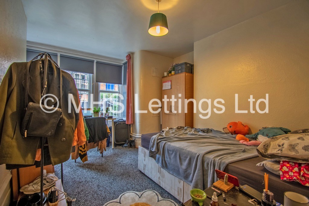 Photo of 3 Bedroom Ground Floor Flat in Flat A, Regent Lodge, 2 Grosvenor Road, Leeds, LS6 2DZ