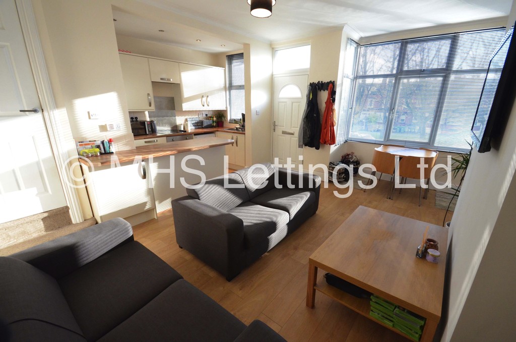 Photo of 3 Bedroom Mid Terraced House in 12 Talbot View, Leeds, LS4 2RQ