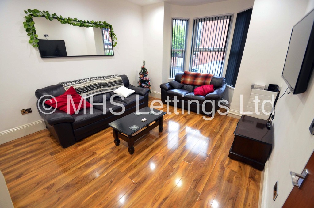 Photo of 5 Bedroom End Terraced House in 6 Cliff Mount Terrace, Leeds, LS6 2HR