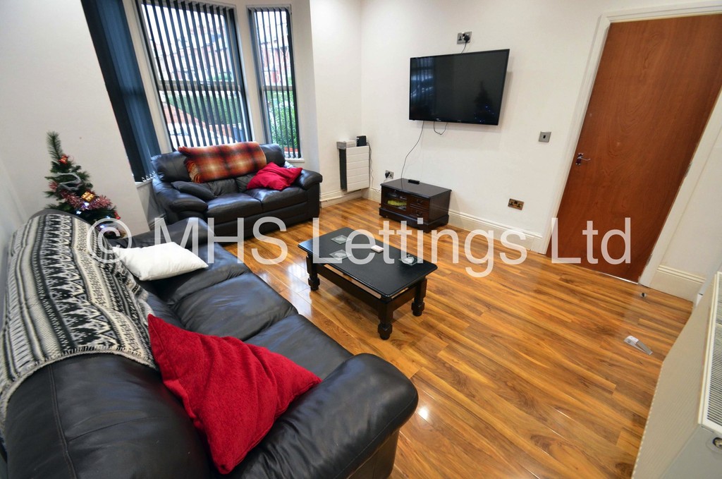 Photo of 5 Bedroom End Terraced House in 6 Cliff Mount Terrace, Leeds, LS6 2HR