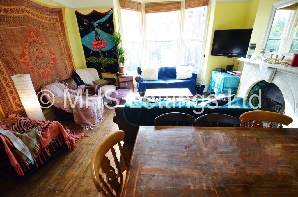 Photo of 8 Bedroom Mid Terraced House in 41 Regent Park Terrace, Leeds, LS6 2AX