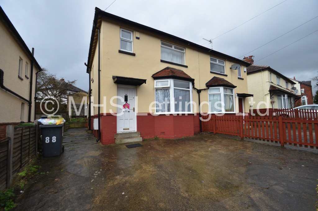 Photo of 4 Bedroom Semi-Detached House in 88 Chapel Lane, Leeds, LS6 3BW