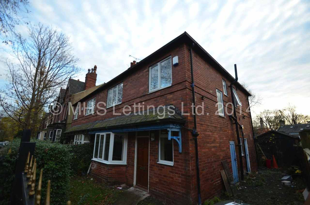 Photo of 4 Bedroom Semi-Detached House in 16 Regent Park Terrace, Leeds, LS6 2AX