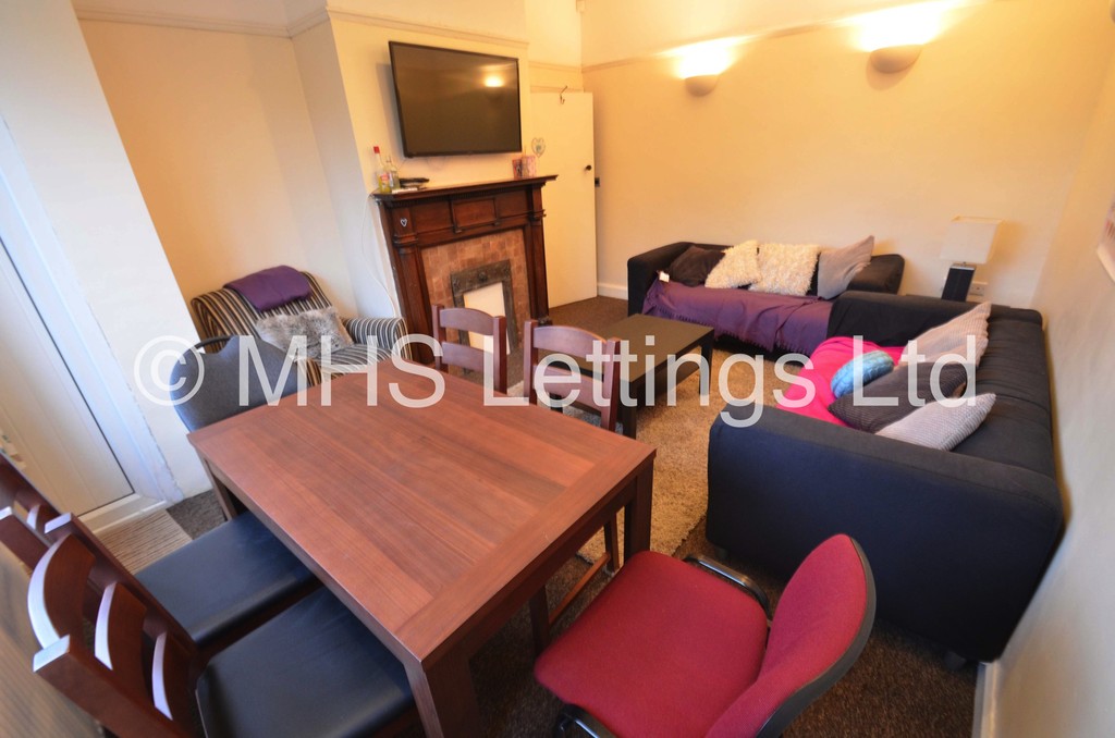 Photo of 4 Bedroom Semi-Detached House in 16 Regent Park Terrace, Leeds, LS6 2AX