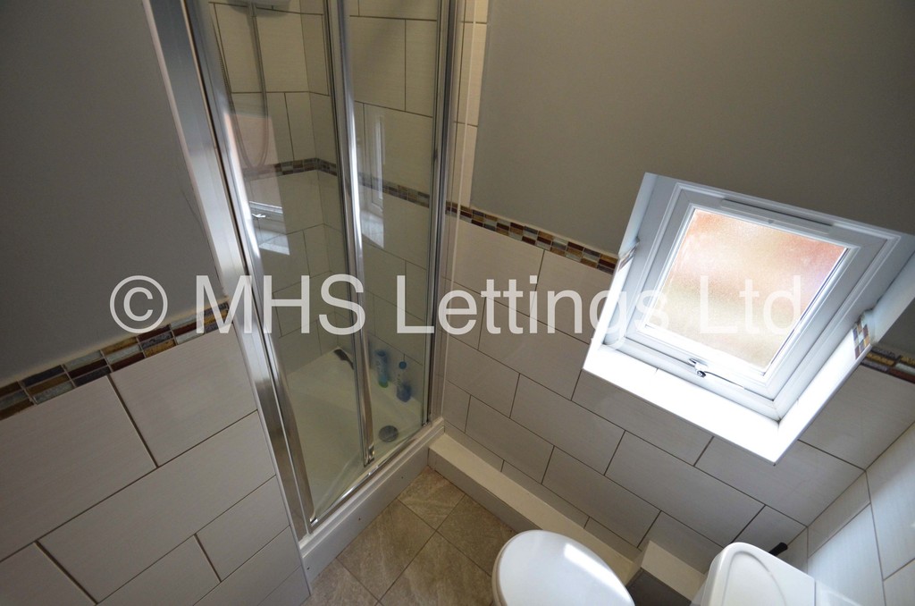 Photo of 4 Bedroom Semi-Detached House in 86 Chapel Lane, Leeds, LS6 3BW