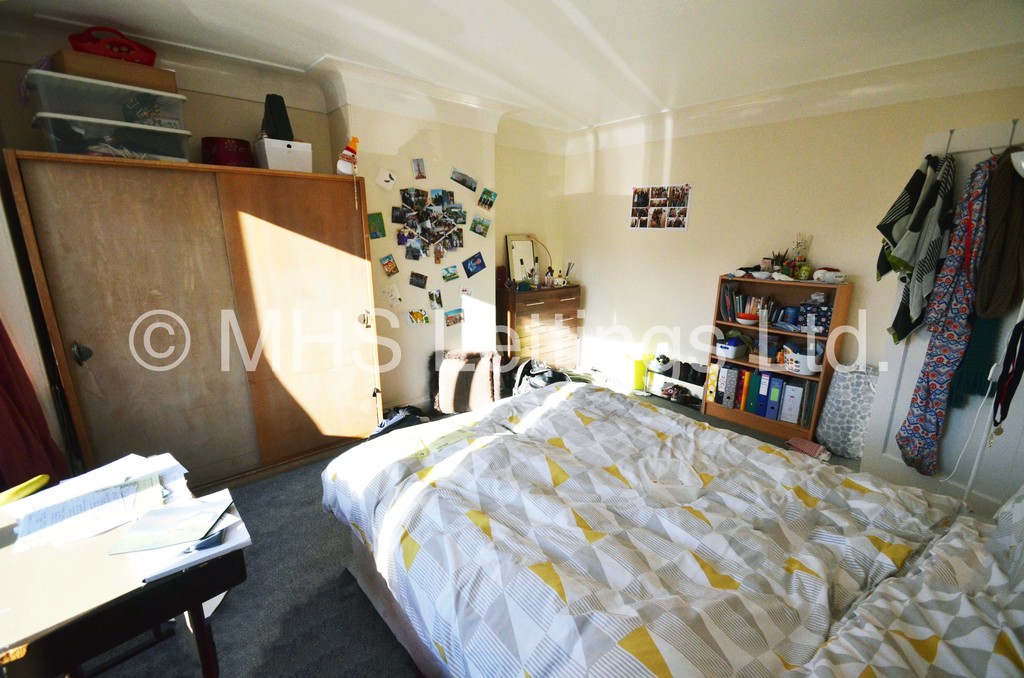 Photo of 4 Bedroom Semi-Detached House in 28 Becketts Park Drive, Leeds, LS6 3PB