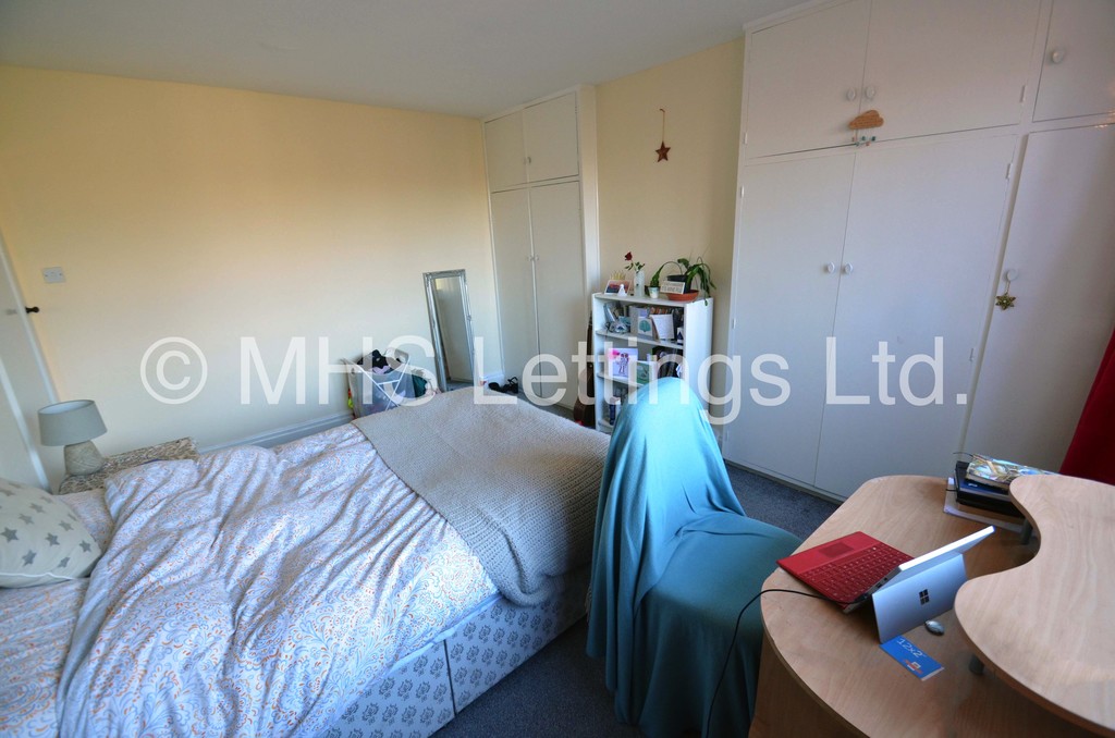 Photo of 4 Bedroom Semi-Detached House in 28 Becketts Park Drive, Leeds, LS6 3PB