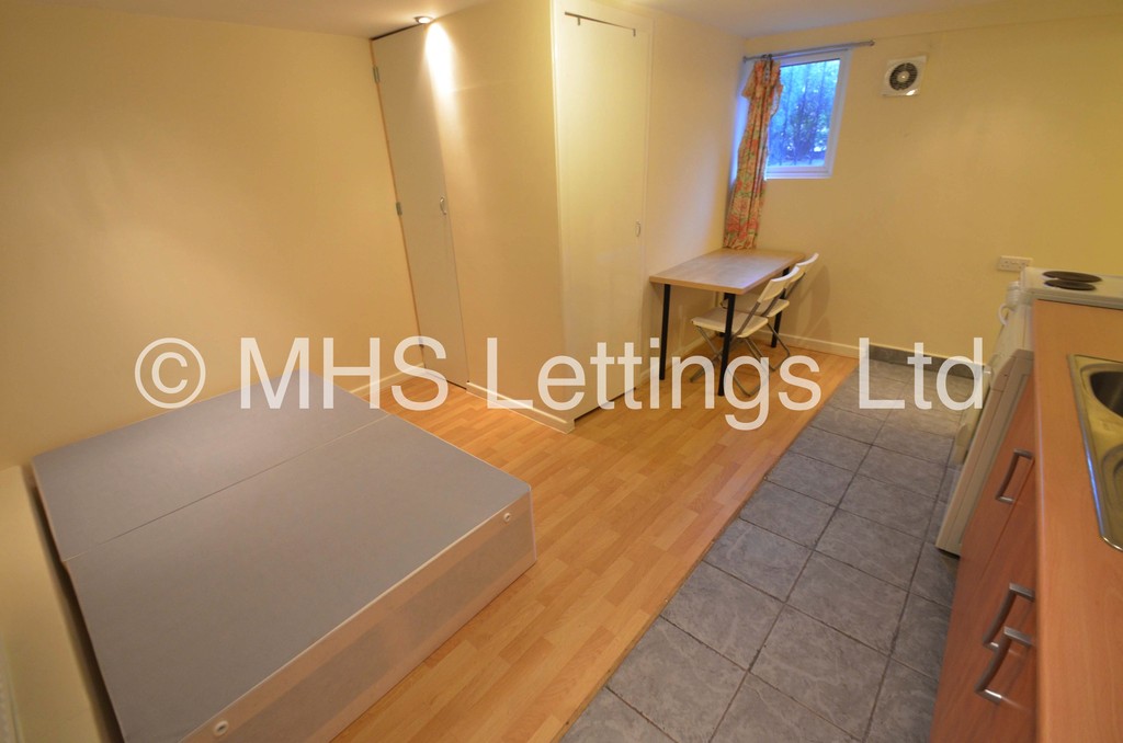 Photo of 1 Bedroom Studio in 15a Royal Park Mount, Leeds, LS6 1HL