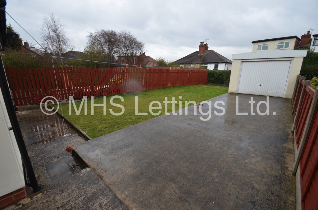 Photo of 5 Bedroom Semi-Detached House in 7 Newport View, Leeds, LS6 3BX