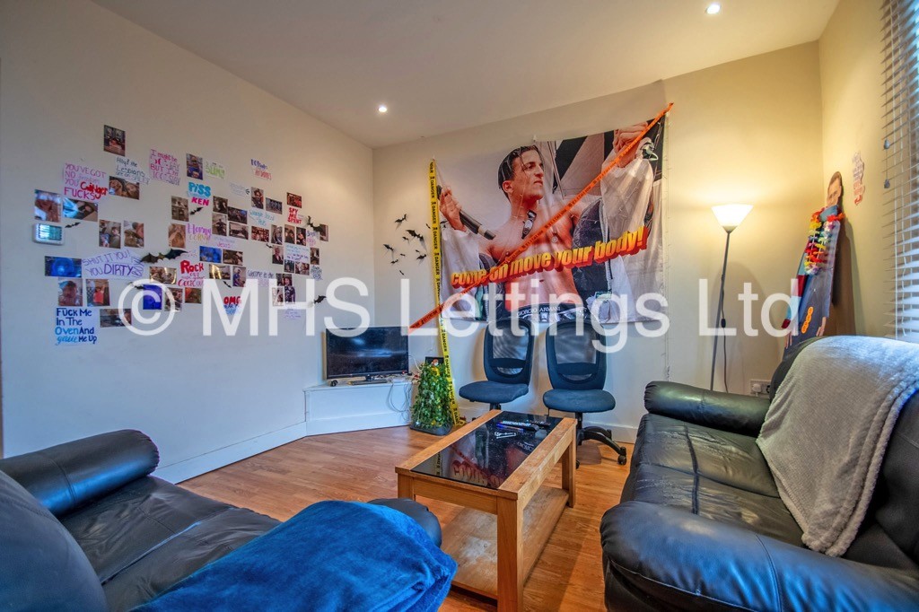 Photo of 5 Bedroom End Terraced House in 28 Clarkson View, Woodhouse, Leeds, LS6 2LB