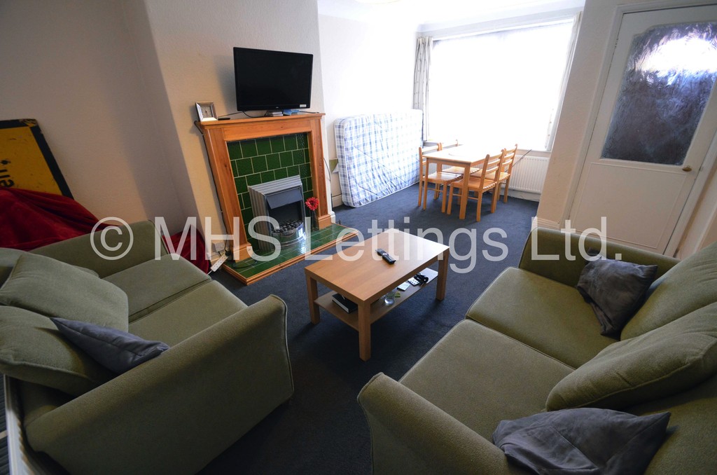 Photo of 3 Bedroom Mid Terraced House in 16 Hessle Road, Hyde Park, Leeds, LS6 1EH