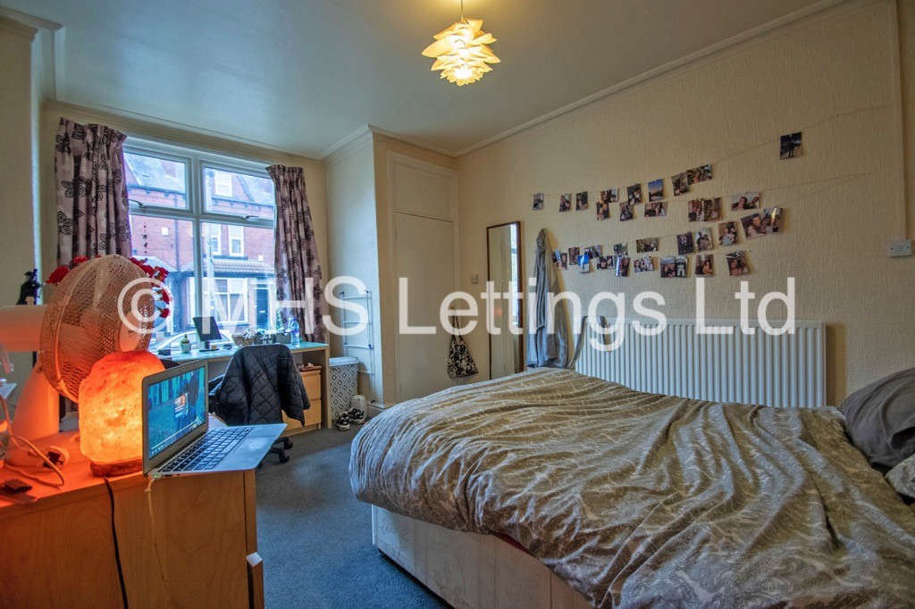 Photo of 4 Bedroom Mid Terraced House in 21 Grimthorpe Street, Leeds, LS6 3JU