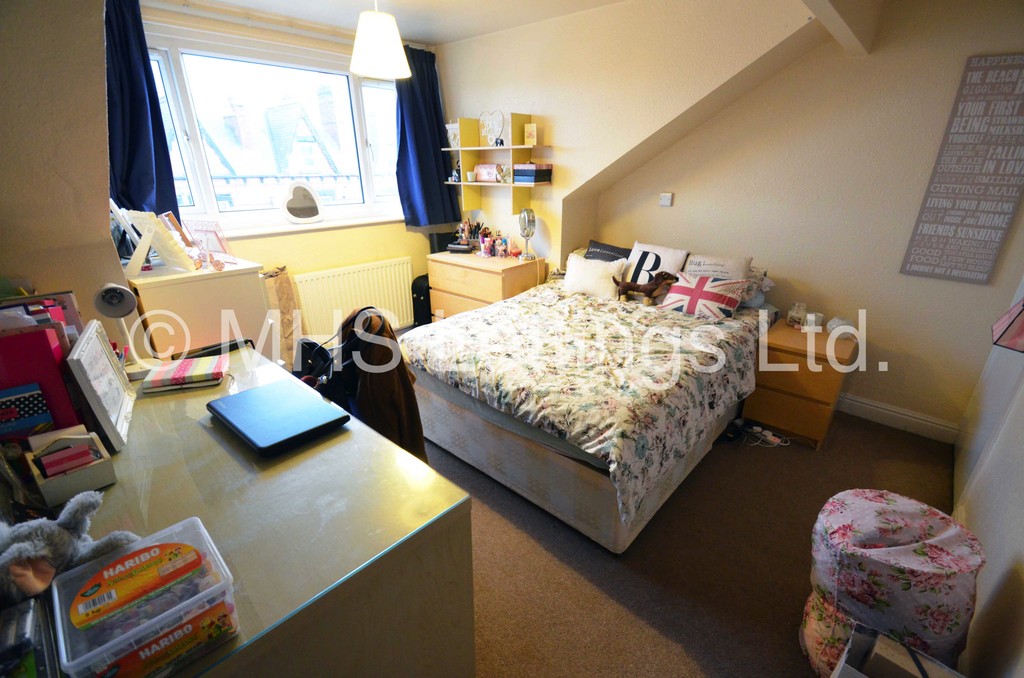 Photo of 4 Bedroom Mid Terraced House in 21 Grimthorpe Street, Leeds, LS6 3JU