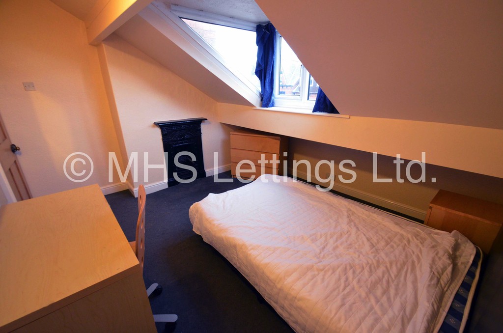 Photo of 4 Bedroom Mid Terraced House in 5 Grimthorpe Street, Leeds, LS6 3JU