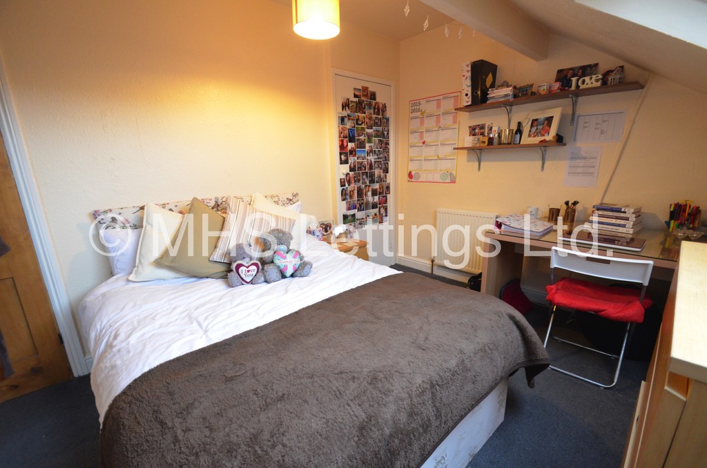 Photo of 4 Bedroom Mid Terraced House in 5 Grimthorpe Street, Leeds, LS6 3JU
